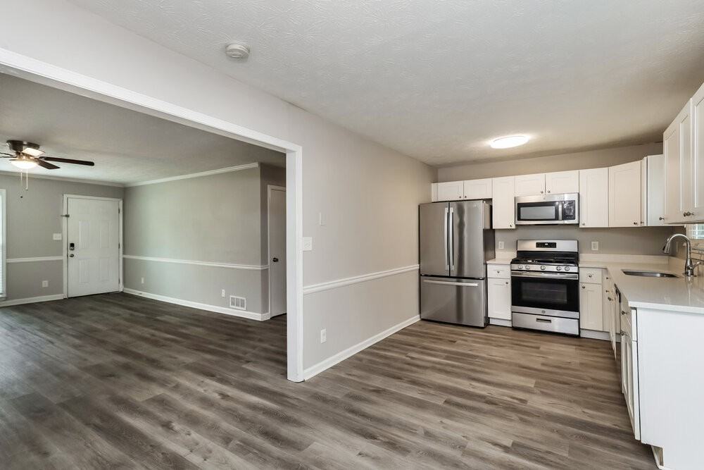 661 Greenview Ave Se - Photo 4 of 16