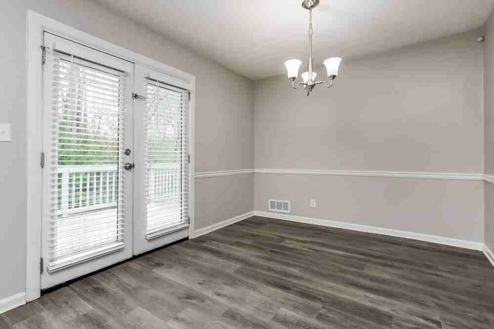 661 Greenview Ave Se - Photo 7 of 16