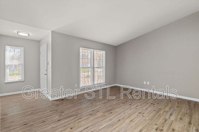 208 Laurelwood Dr - Photo 4 of 27