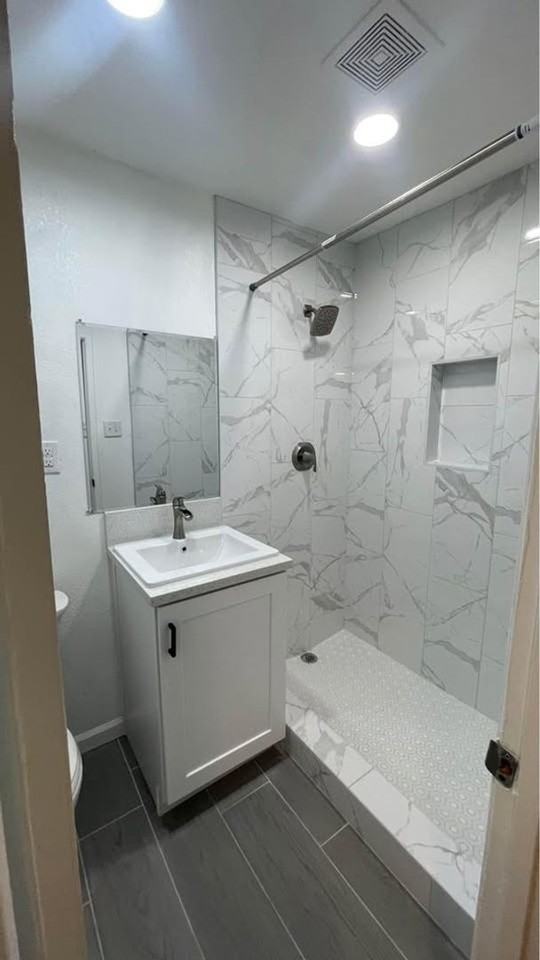 1800 Rexford Drive - Photo 5 of 18