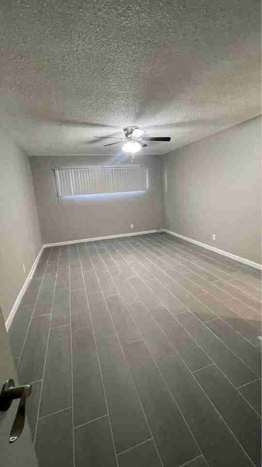 1800 Rexford Drive - Photo 6 of 18