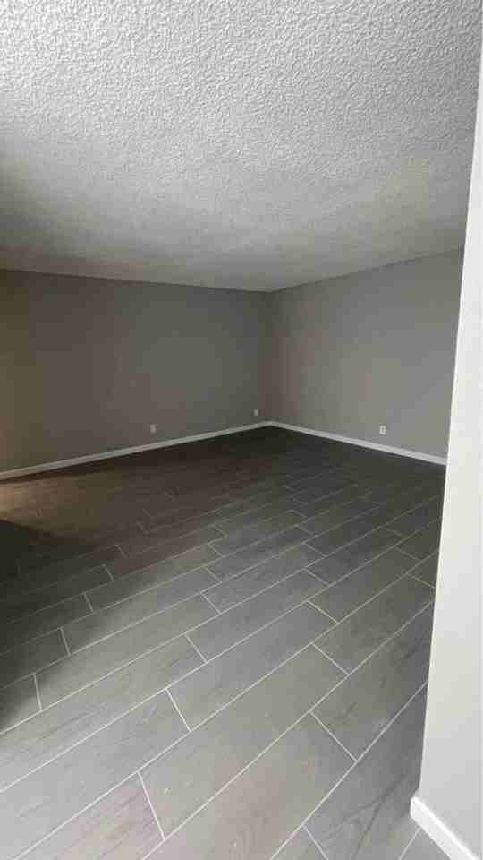 1800 Rexford Drive - Photo 7 of 18