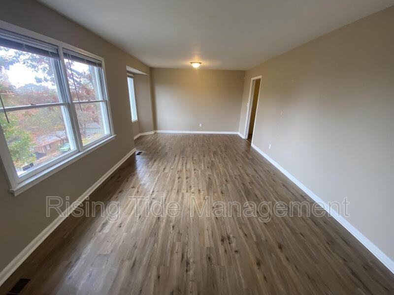 405 Lance Ln - Photo 3 of 13