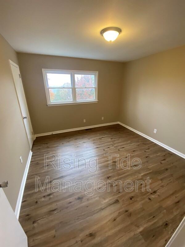 405 Lance Ln - Photo 7 of 13