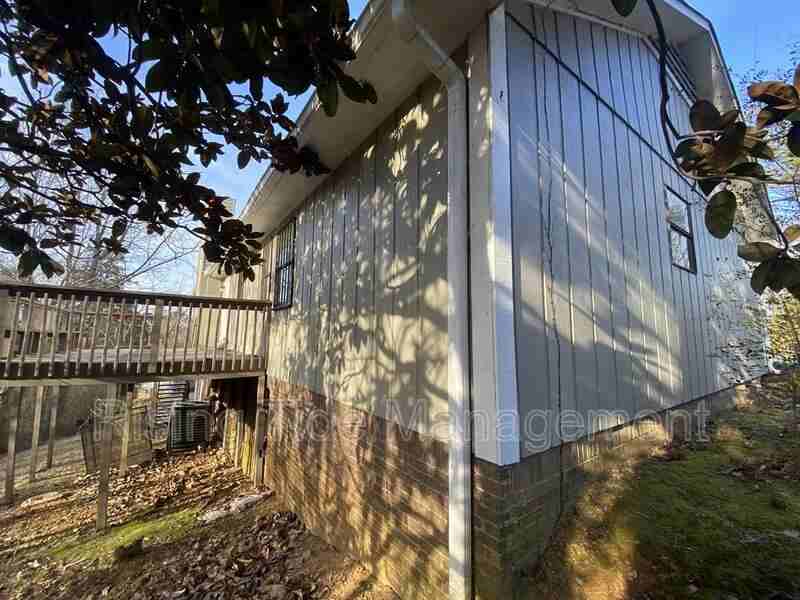 523 Timber Ridge Dr - Photo 3 of 14