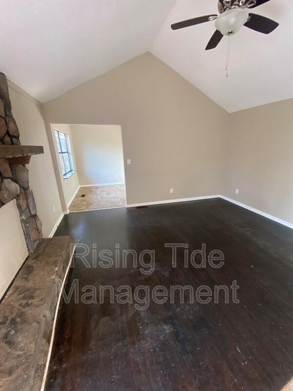 523 Timber Ridge Dr - Photo 4 of 14