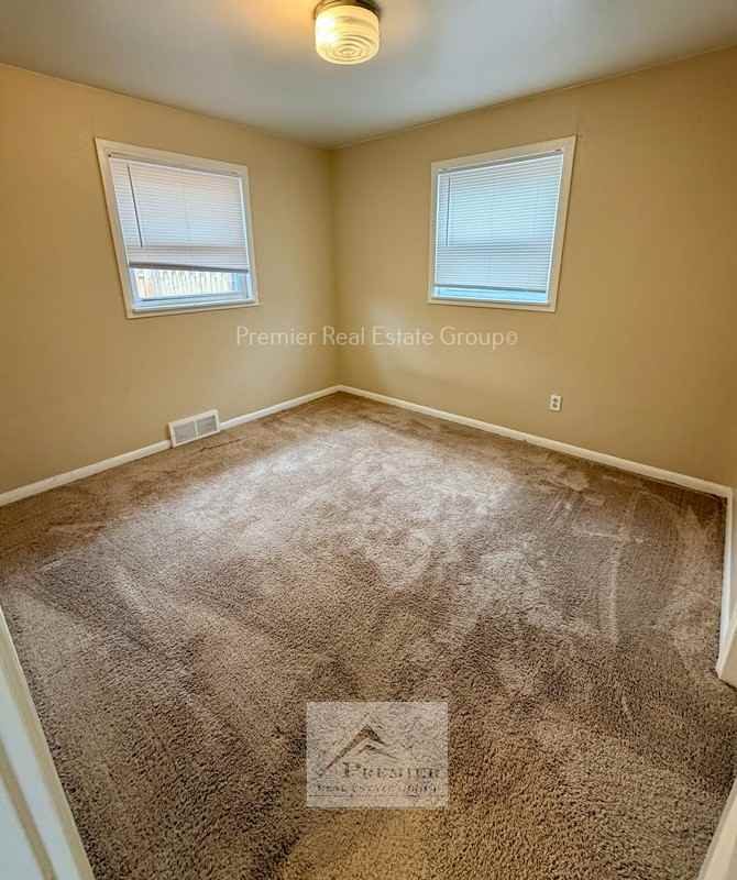 426 Glen View Ct - Photo 7 of 9