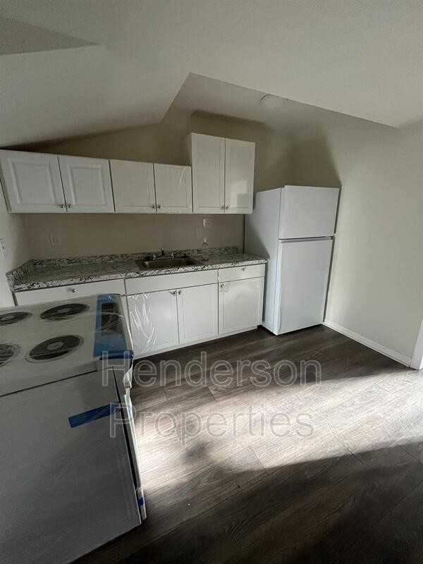 2715 Dundeen St - Photo 4 of 8