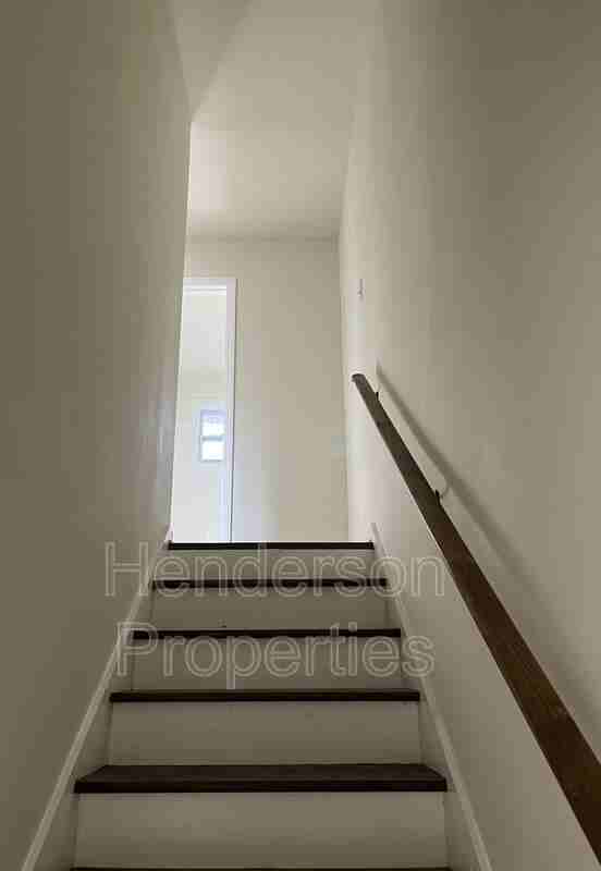 2715 Dundeen St - Photo 5 of 8