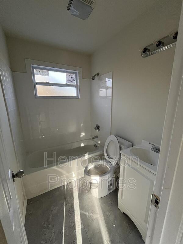 2715 Dundeen St - Photo 6 of 8