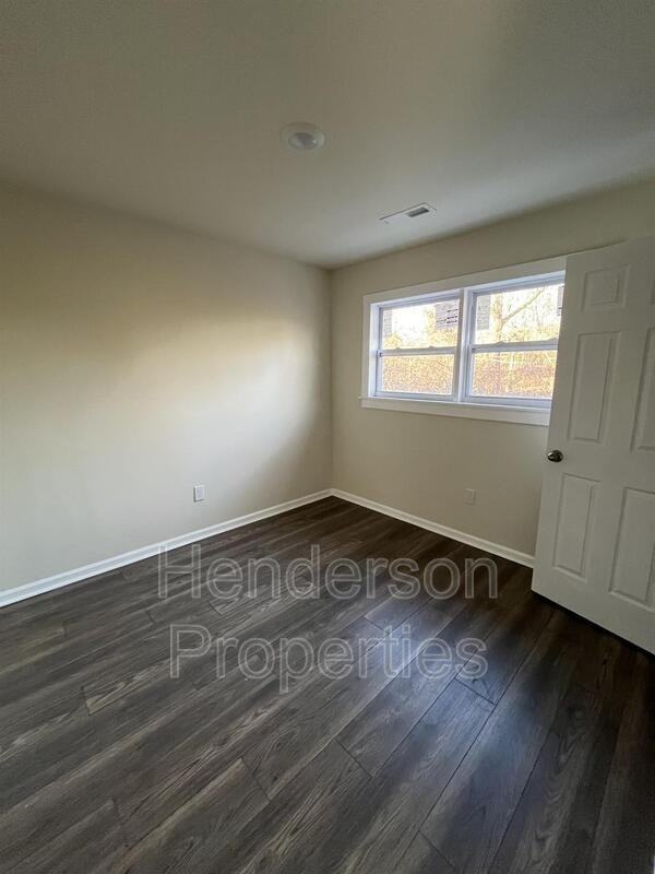 2715 Dundeen St - Photo 7 of 8