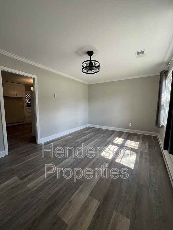 300 W Arrowood Rd - Photo 2 of 7