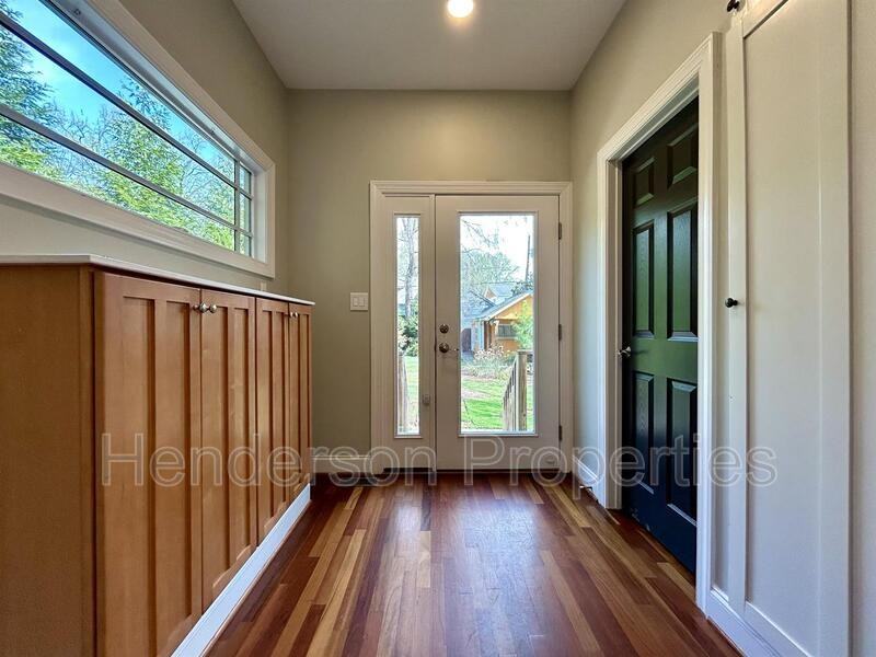 2229 Chesterfield Ave - Photo 2 of 15