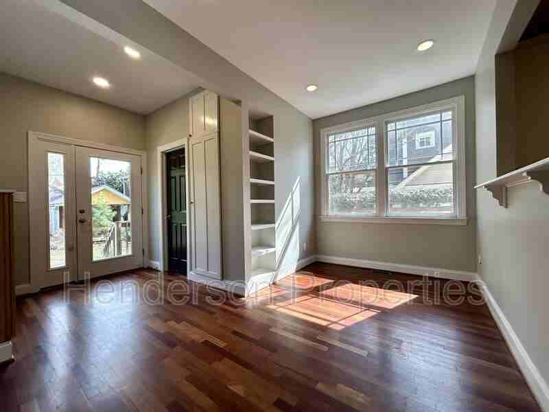 2229 Chesterfield Ave - Photo 3 of 15