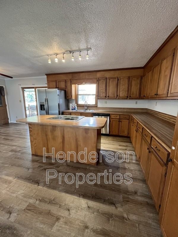 3236 Beaman Ave - Photo 3 of 10