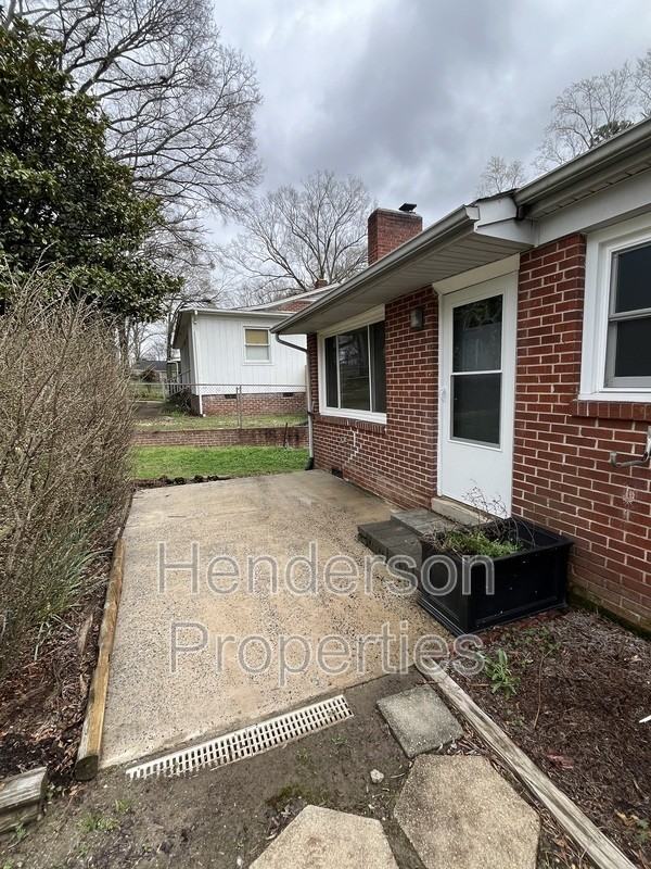 1506 Seigle Ave - Photo 2 of 12