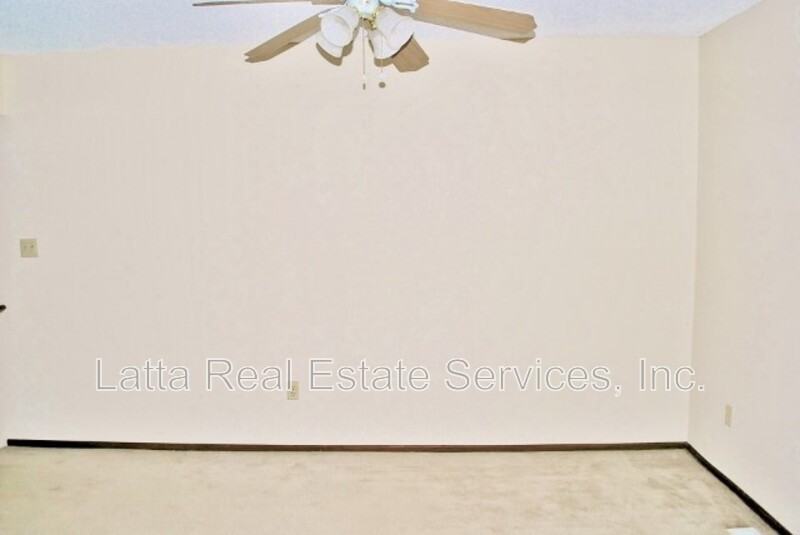 240 Nw Waterwheel Ct - Photo 5 of 12