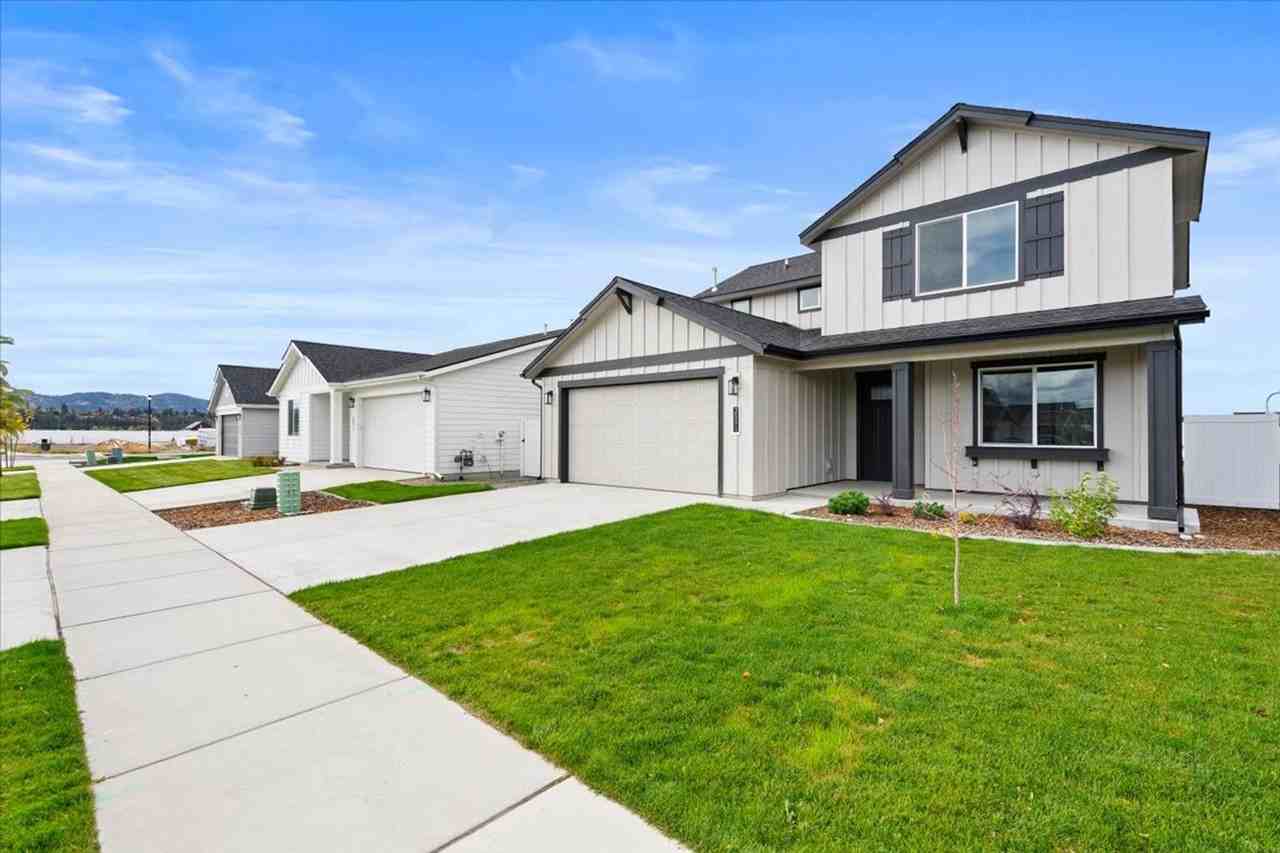 2891 N Corvus St - Photo 3 of 32