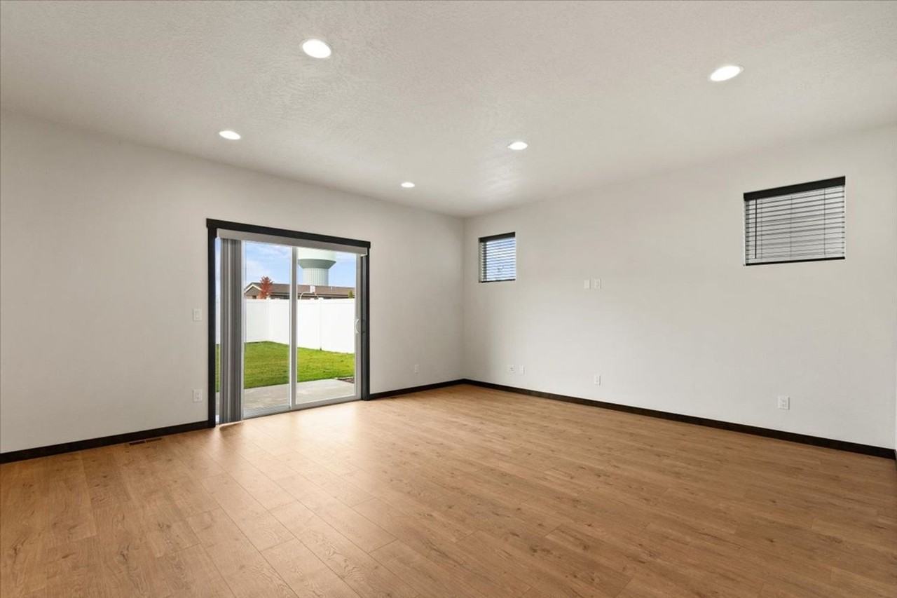 2891 N Corvus St - Photo 7 of 32