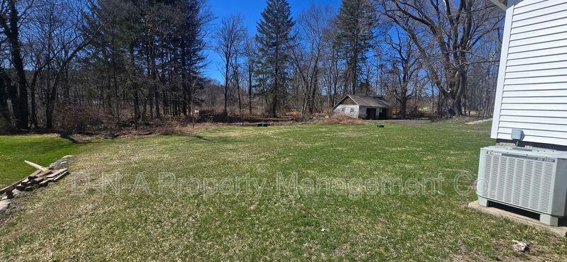 2837 Bartonsville Ave - Photo 2 of 9