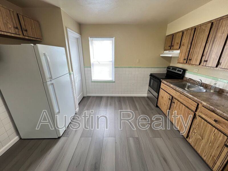 2820 Ashby Rd - Photo 3 of 12