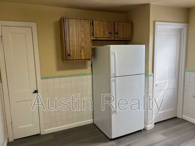 2820 Ashby Rd - Photo 4 of 12