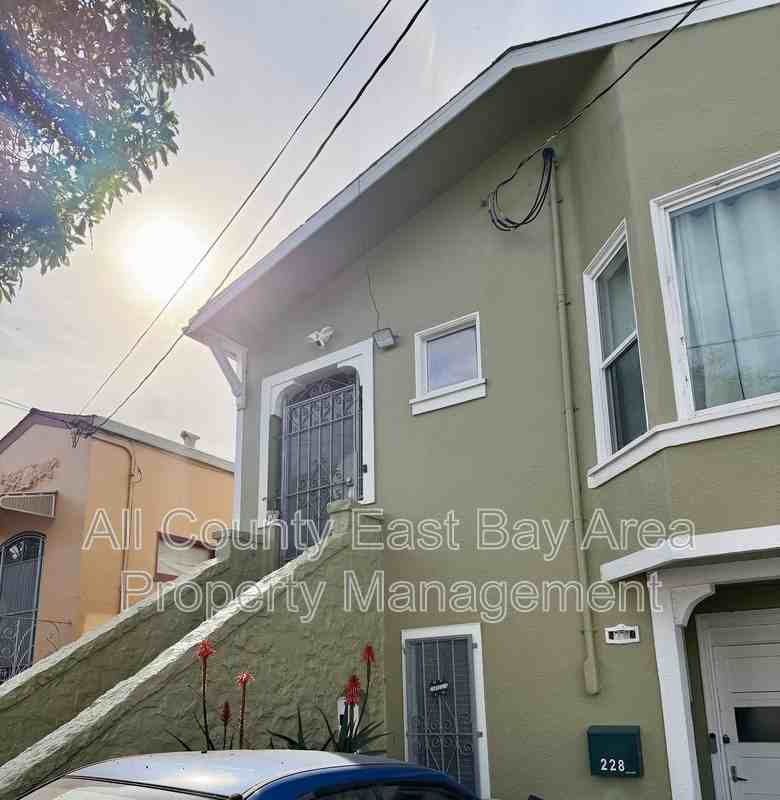224 Cordova St - Photo 2 of 14
