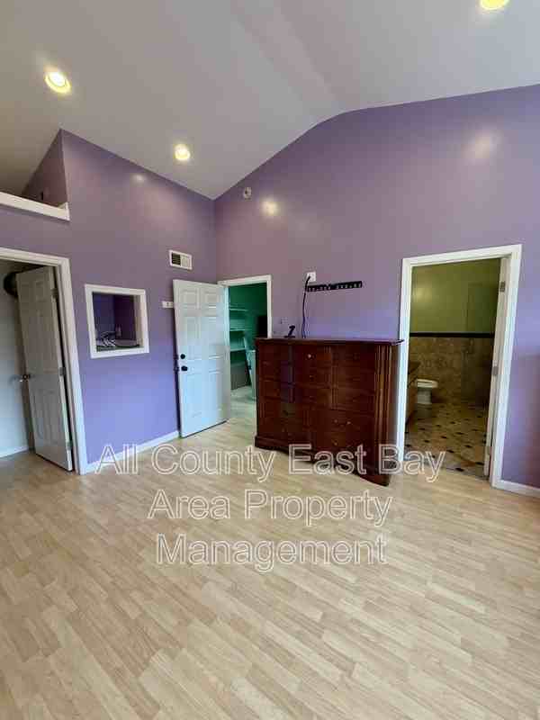 224 Cordova St - Photo 4 of 14