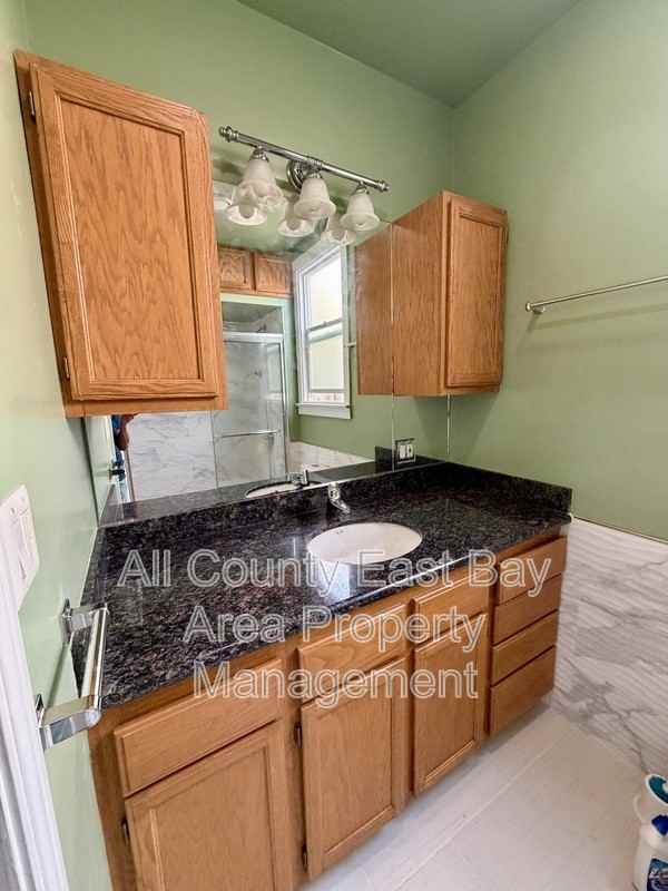 224 Cordova St - Photo 7 of 14