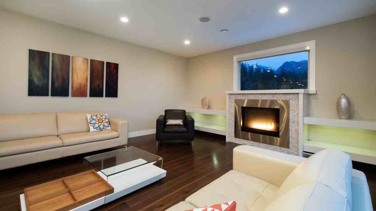 494 Craigmohr Drive - Photo 3 of 30