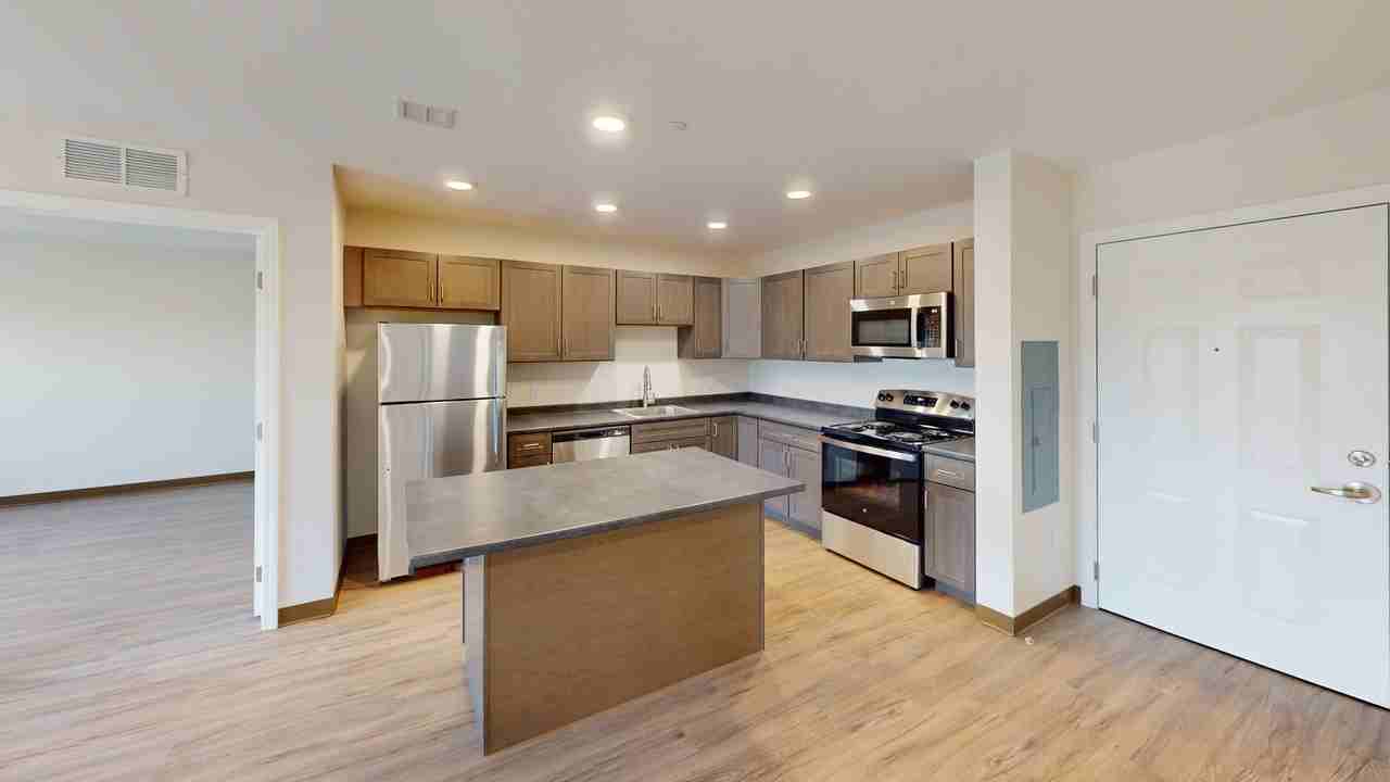 Avery Lane Apartments - Photo 4 of 20