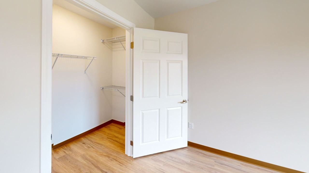 Avery Lane Apartments - Photo 4 of 10