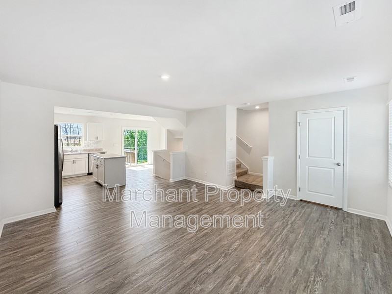 219 Maple Forge Trl - Photo 5 of 19