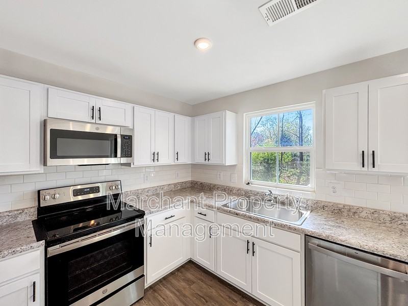 219 Maple Forge Trl - Photo 7 of 19
