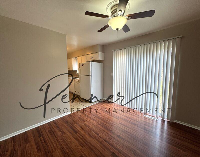 214 N Oak St #B - Photo 4 of 12