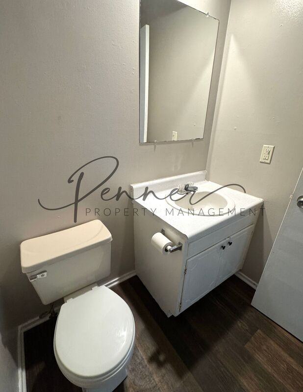 214 N Oak St #B - Photo 6 of 12