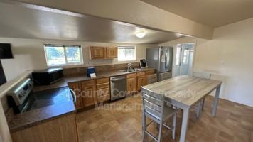 featured image of 868 N 14th St