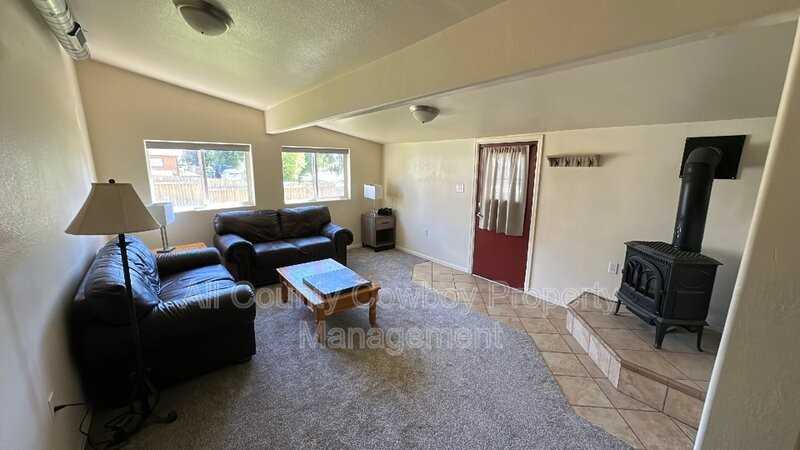 868 N 14th St - Photo 3 of 12