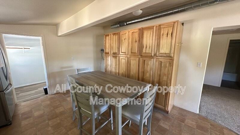 868 N 14th St - Photo 4 of 12