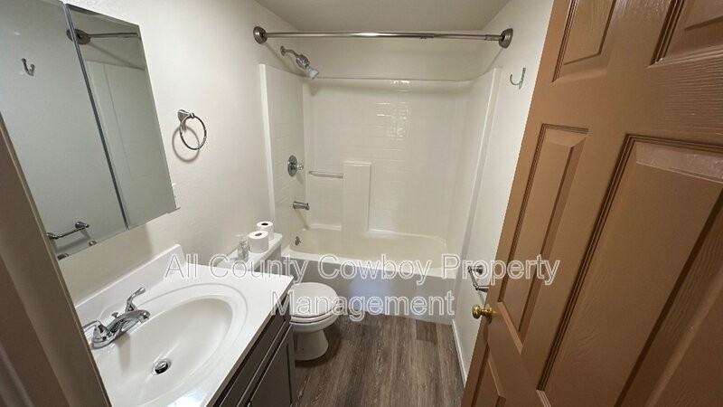 868 N 14th St - Photo 5 of 12