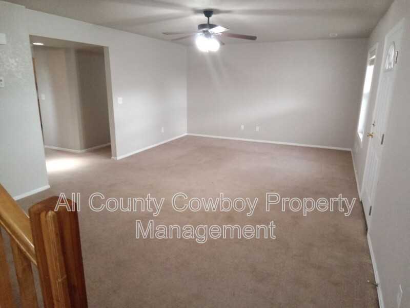 923 Person St - Photo 3 of 12