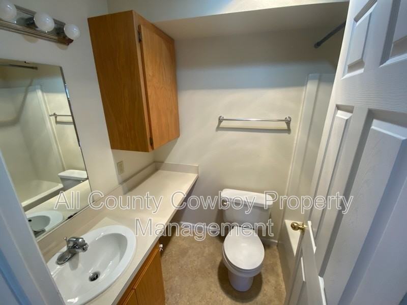 1665 N 5th St #102 - Photo 4 of 6