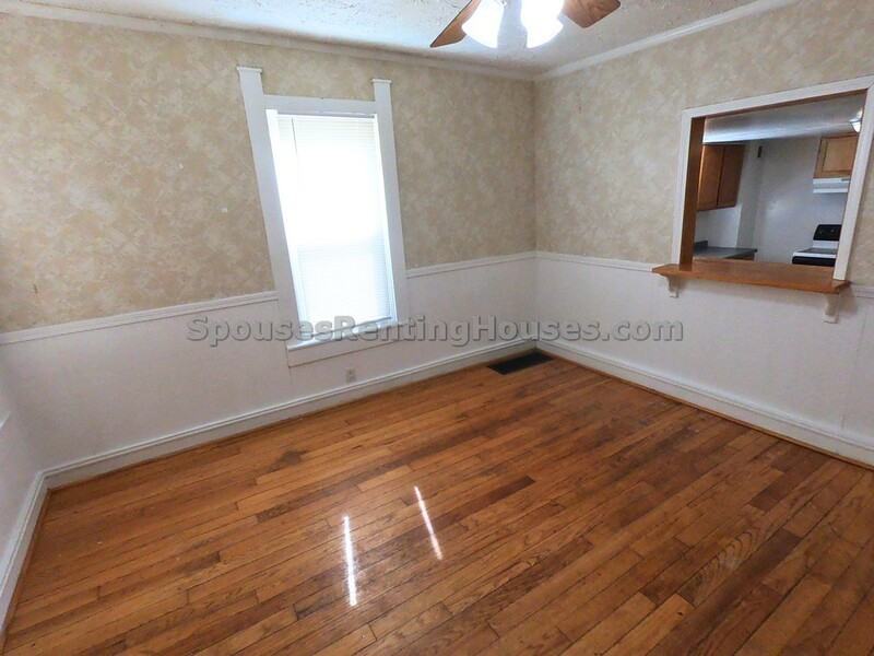 212 S Emerson Ave - Photo 4 of 12