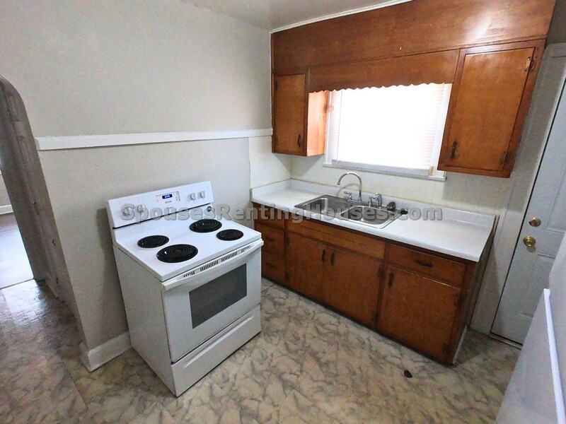 1304 N Linwood Ave - Photo 6 of 10