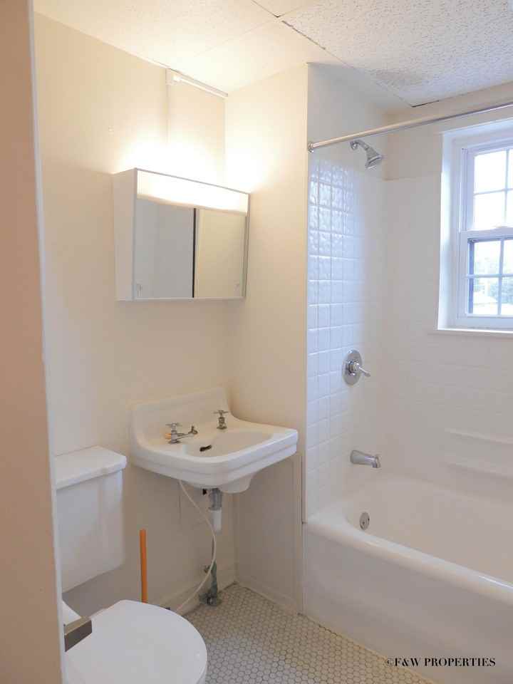 775 E. Broad St - Photo 4 of 50