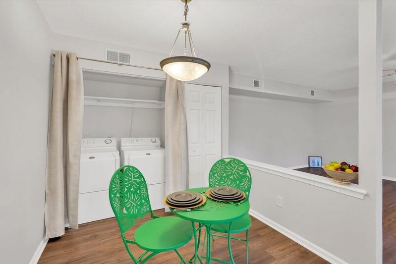 2811 Edridge Ct #202 - Photo 3 of 16