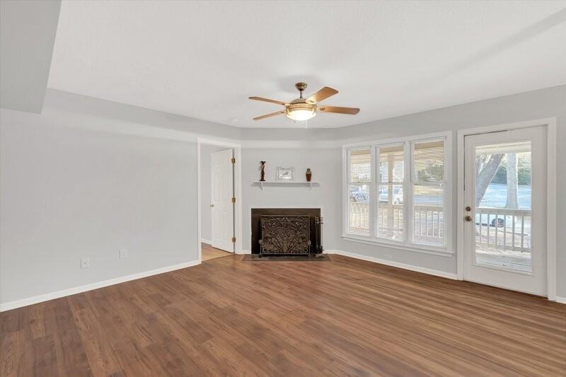 2811 Edridge Ct #202 - Photo 4 of 16