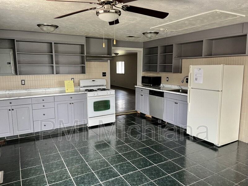 3407 Kent Ln - Photo 6 of 16