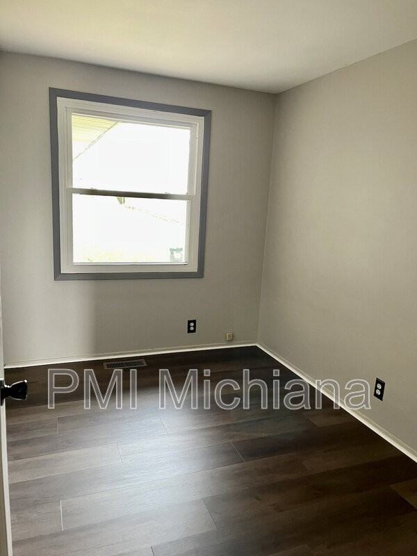 3407 Kent Ln - Photo 7 of 16