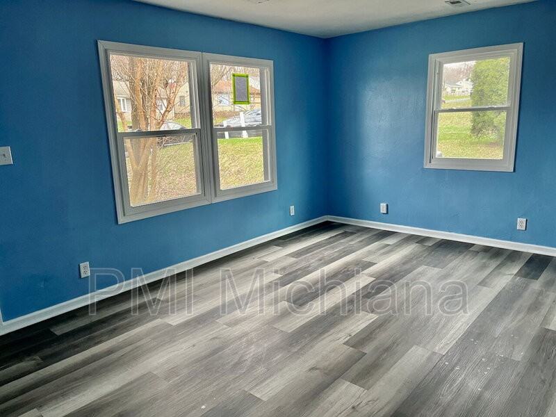 1909 Swygart Ave - Photo 4 of 11